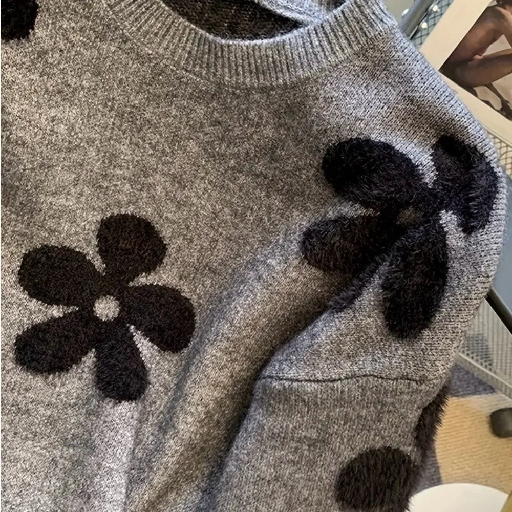 Mod Gray Floral Knit Sweater | Black Flower Detail | Relaxed Fit - Picture 4 of 16